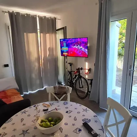 Holiday home I Laghee Casette Breva E Tivano -garden-parking-lake View - Bike Friendly House Colico