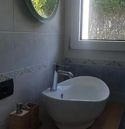 Casa de Férias I Laghee Casette Breva E Tivano Stylish Winter Cozy With Private Garden